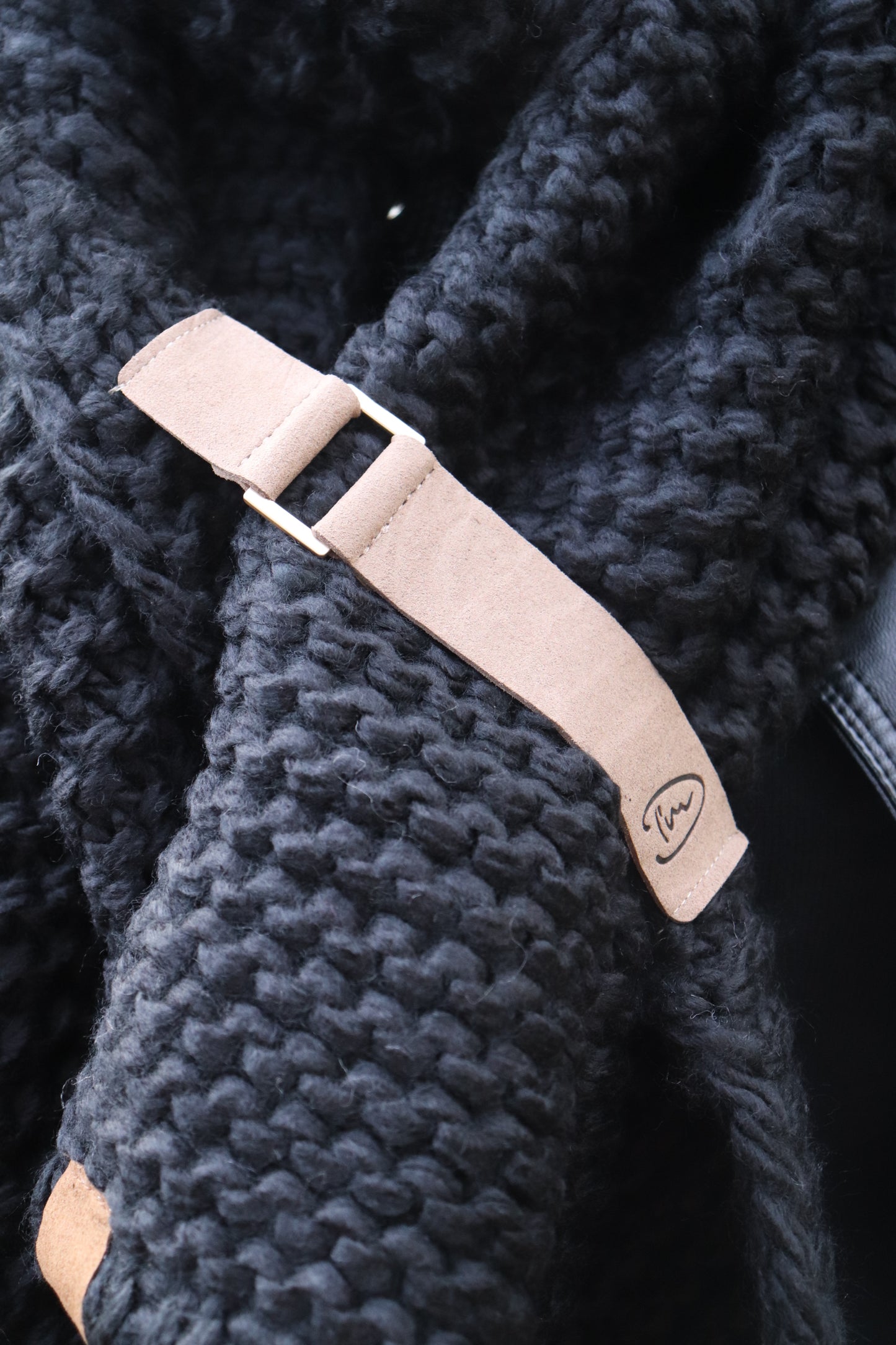 SJAAL ‘GEBREID’ | ZWART