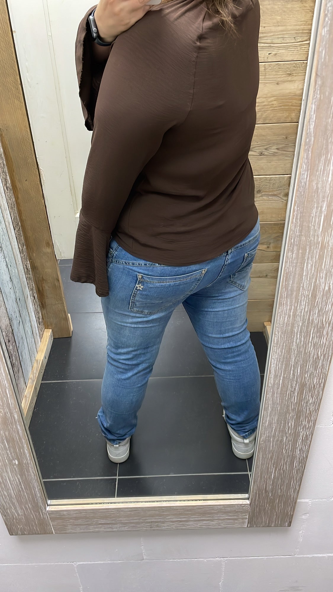 BLOUSE 'TROMPETMOUW' | BRUIN