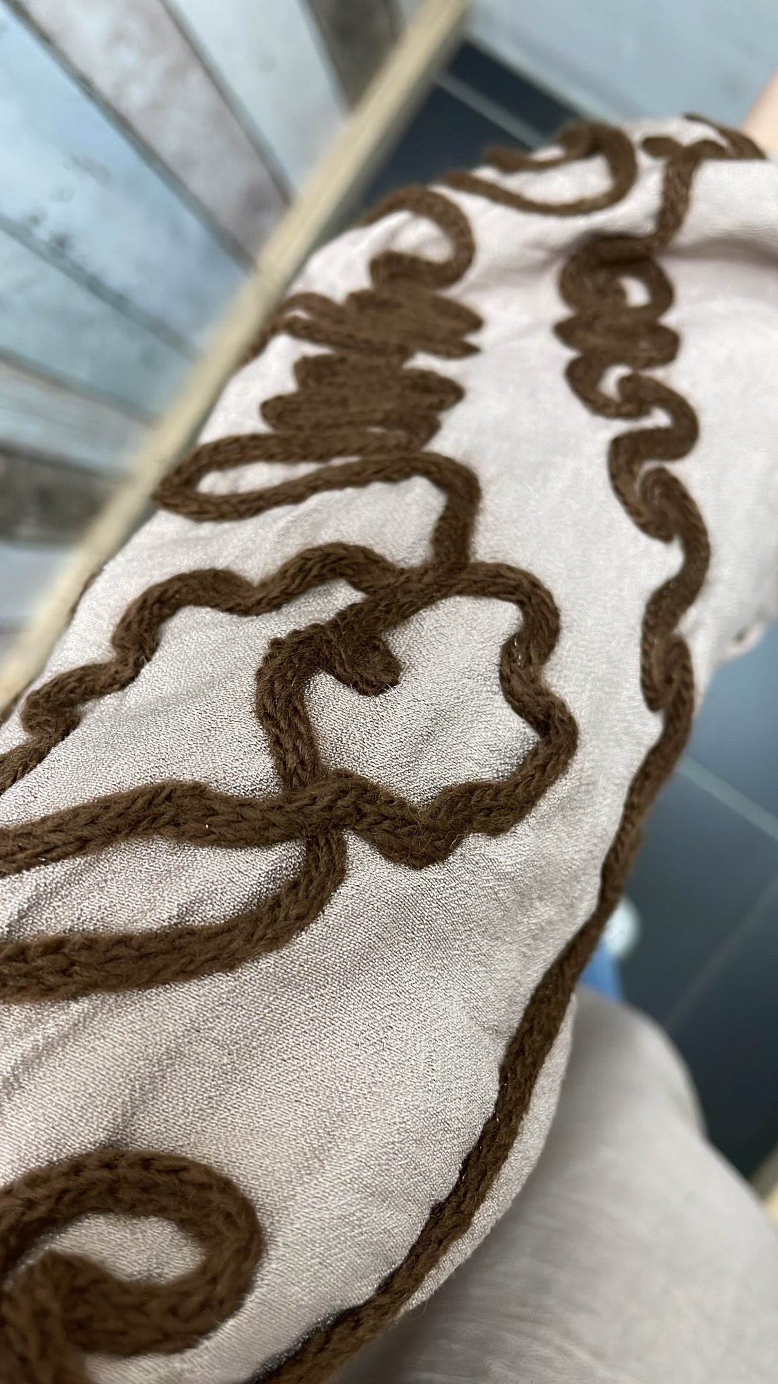 PS BLOUSE ‘BORDUURSEL TOUW’ | TAUPE