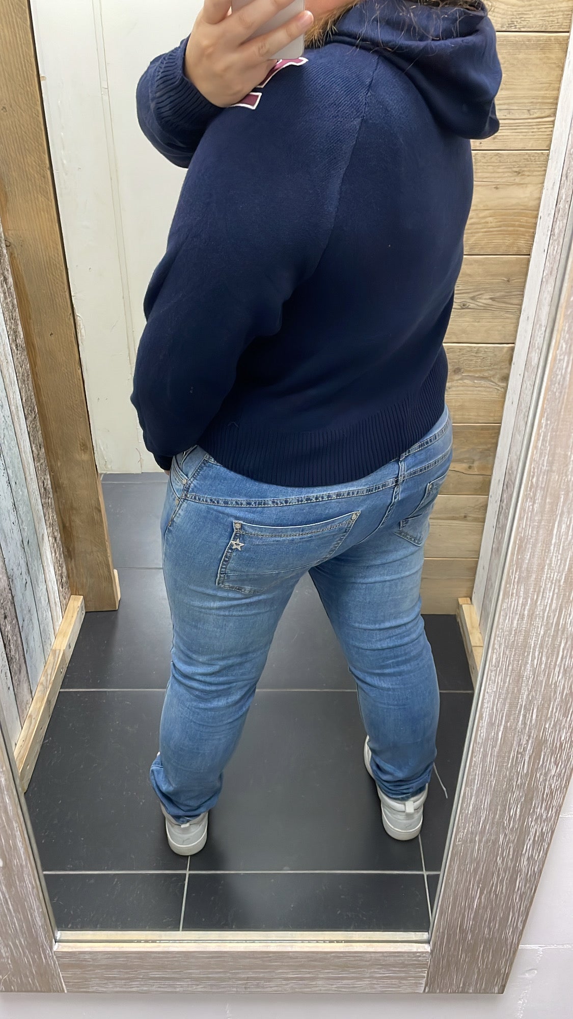 SWEATER 'NY CAPUCHON' | DONKERBLAUW