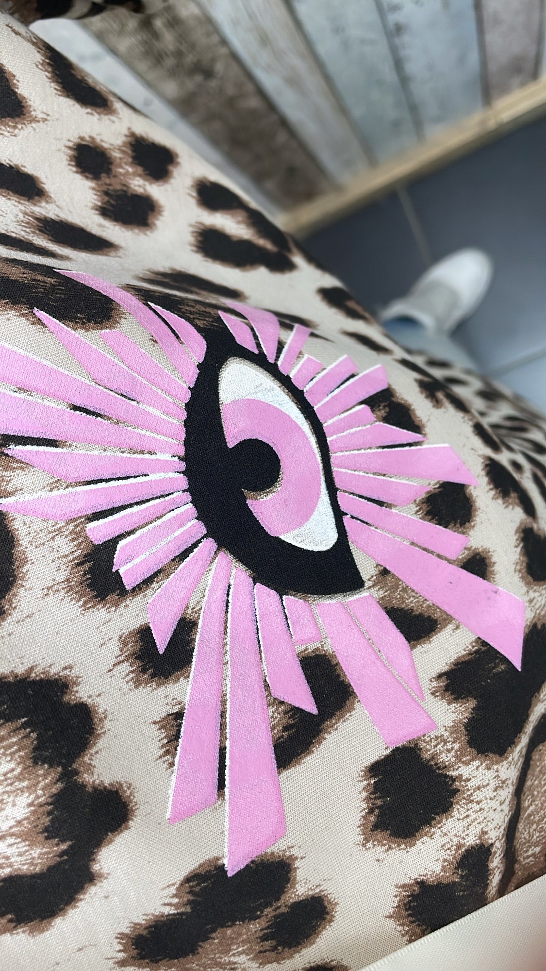 SWEATER 'OOG' | BRUIN (PANTER)