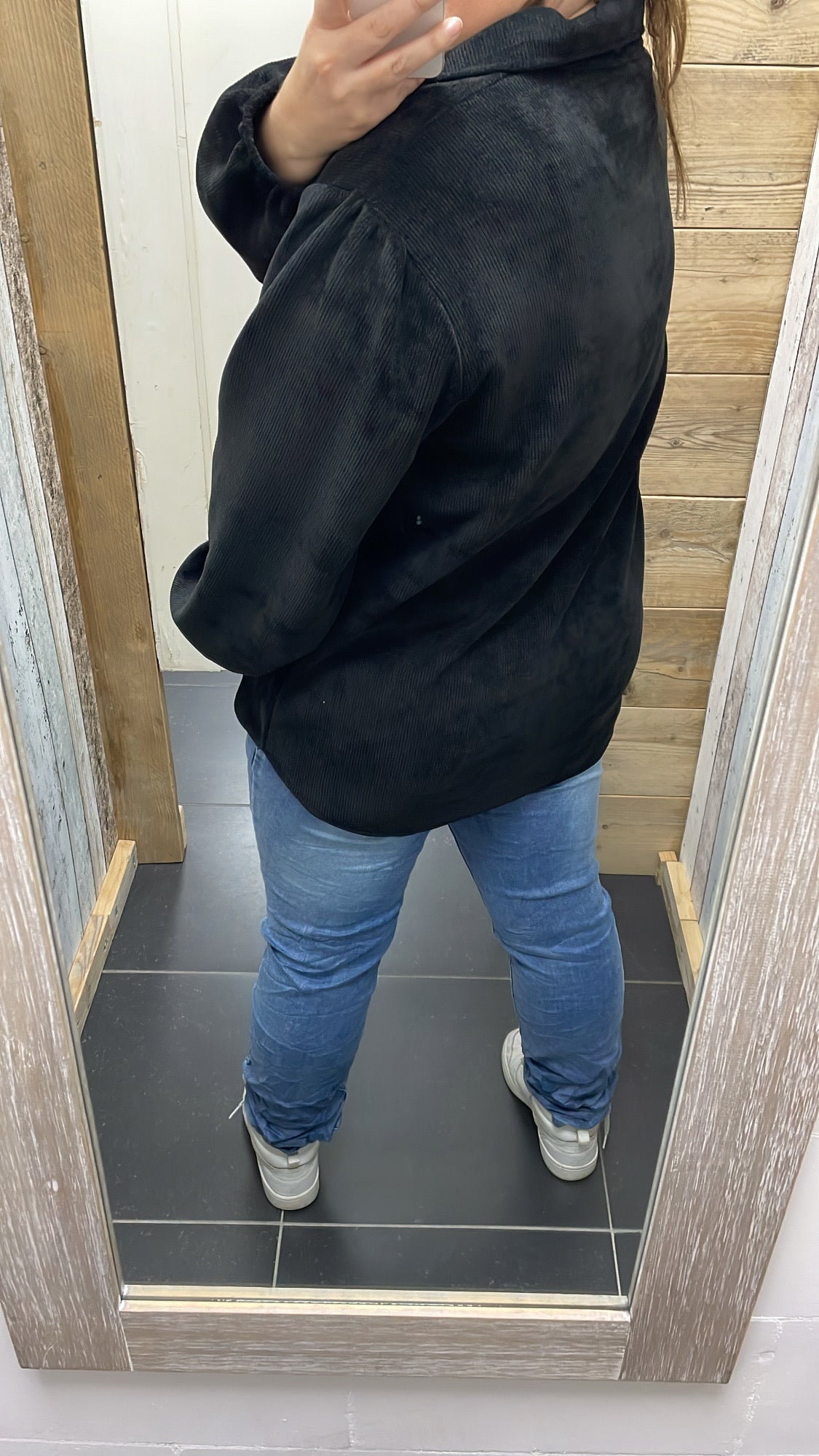 PS TRUI 'V-HALS' | ZWART