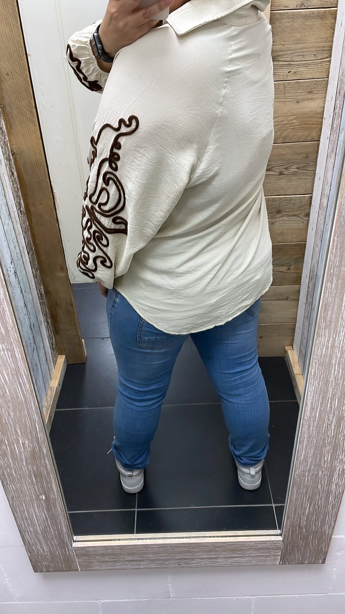 BLOUSE 'BORDUURSEL' | BEIGE
