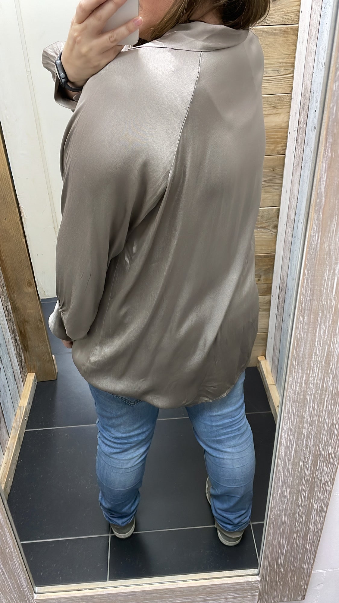 PS BLOUSE 'ZIJDE V-HALS' | ZILVER