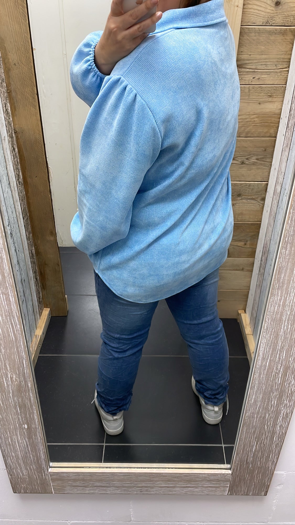 PS TRUI 'V-HALS' | LICHTBLAUW