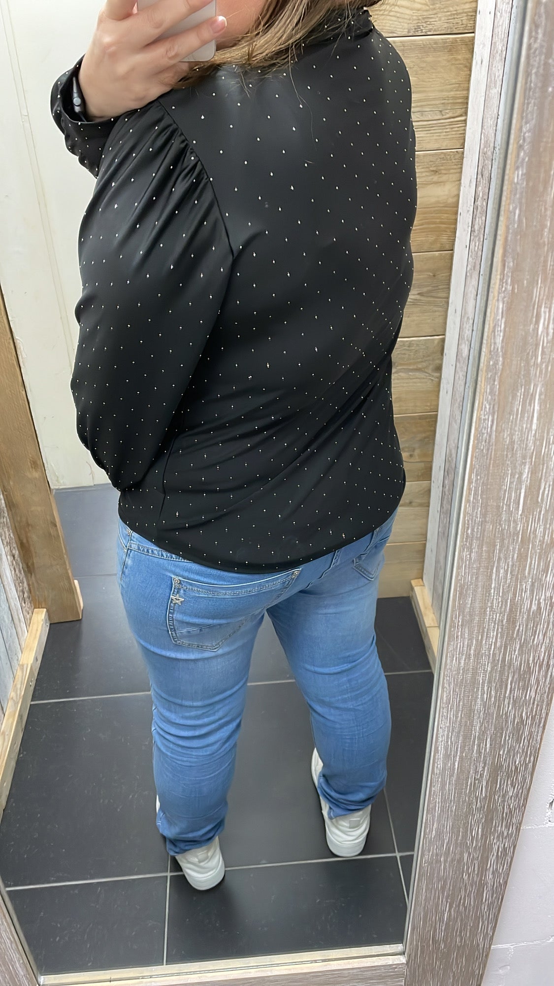 BLOUSE 'STEENTJES STRIK' | ZWART