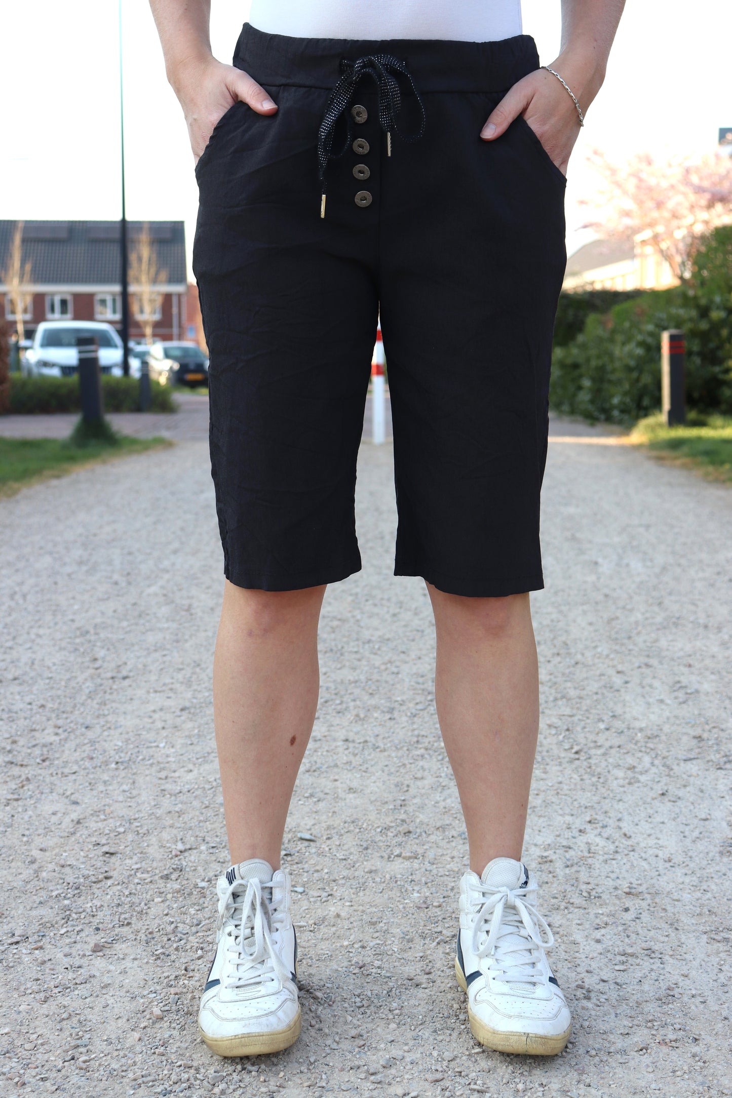 COMFY BROEK 'KORT KNOPEN’ | ZWART