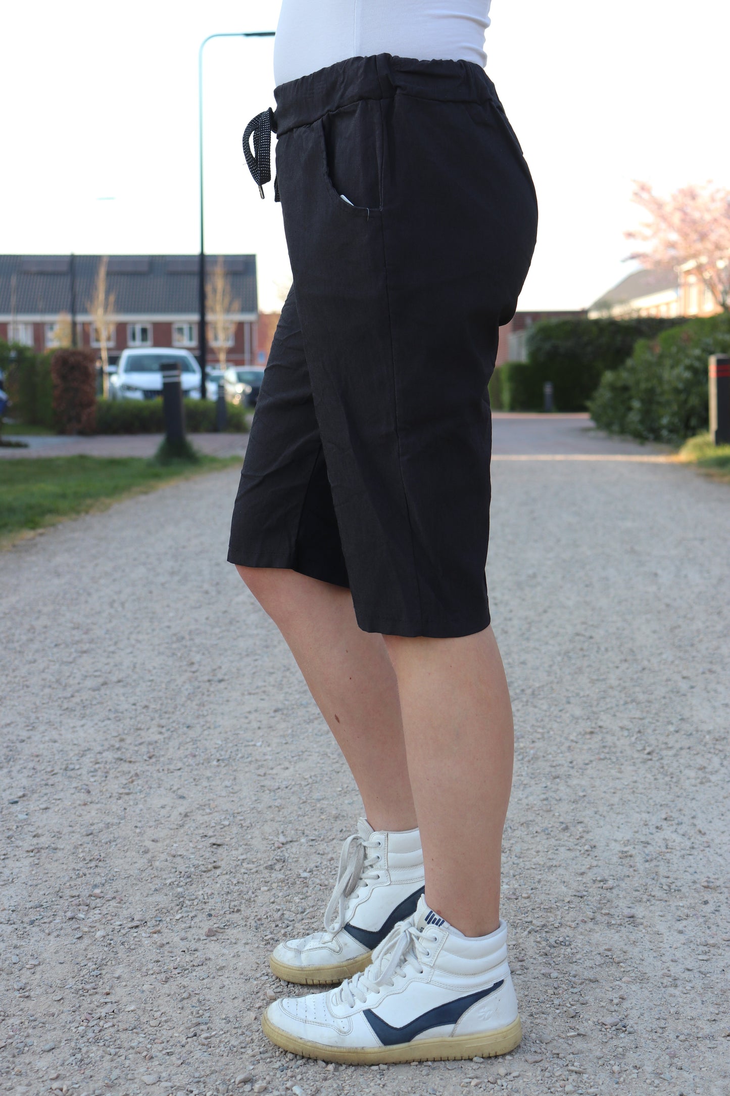 COMFY BROEK 'KORT KNOPEN’ | ZWART