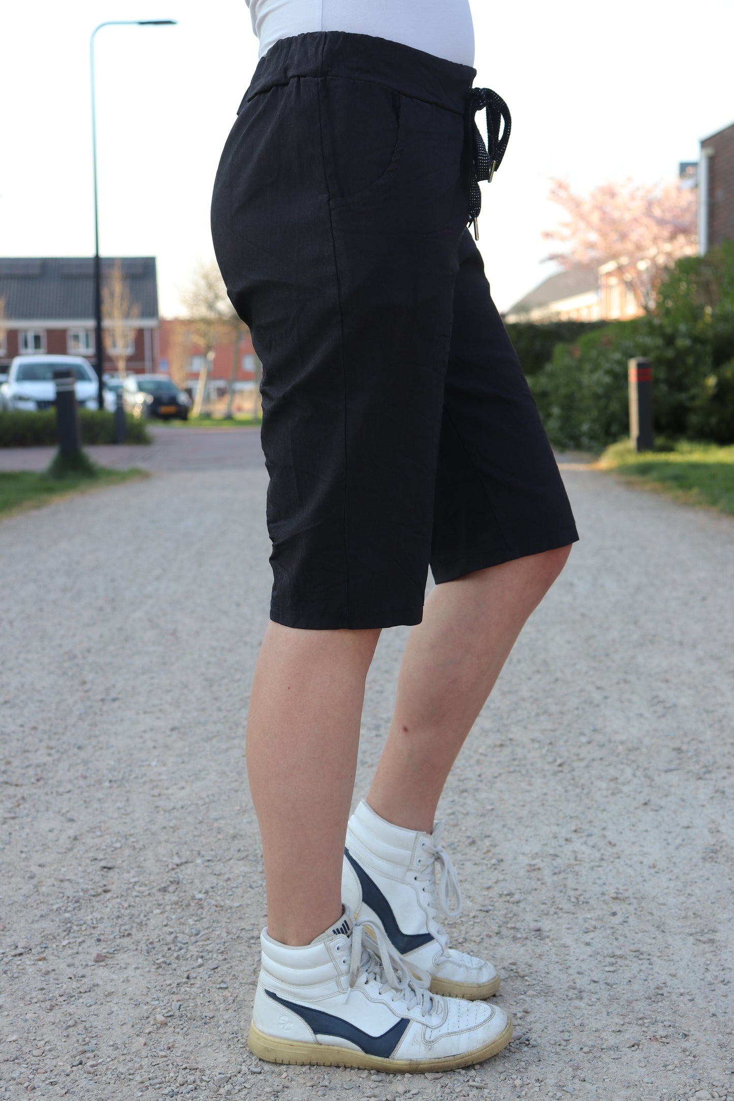COMFY BROEK 'KORT KNOPEN’ | ZWART