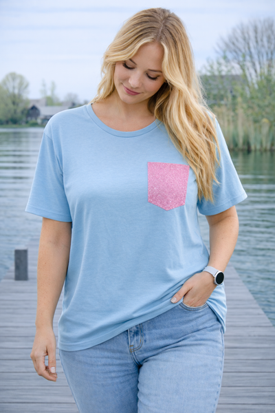 PS T-SHIRT ‘GLITTER ZAKJE' | LICHTBLAUW
