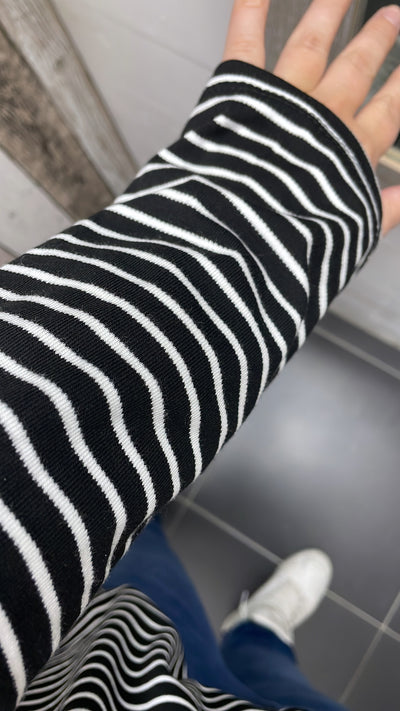 LONGSLEEVE 'STREPEN' | ZWART