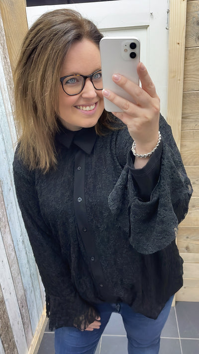 PS BLOUSE KANT ‘TROMPETMOUW’ | ZWART