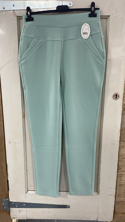 TRAVELBROEK | MINTGROEN