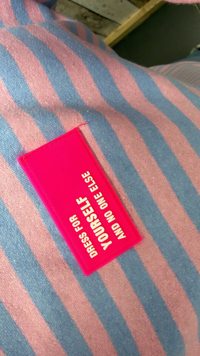 PS TOP ‘STREPEN EMBLEEM' | BLAUW/ROZE