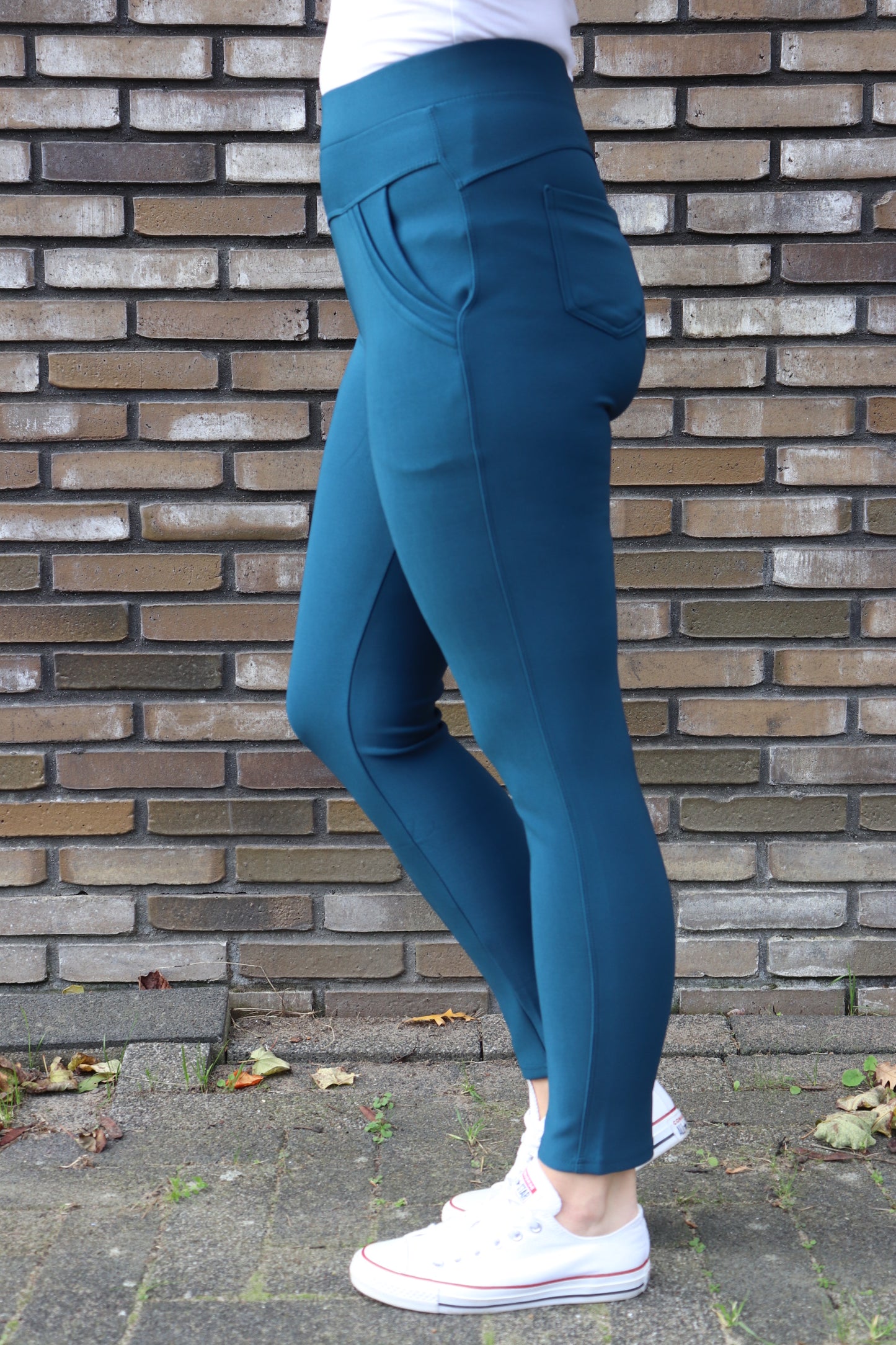 TRAVELBROEK | PETROL