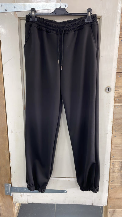 PS JOGGINGBROEK 'GESMOKT' | ZWART
