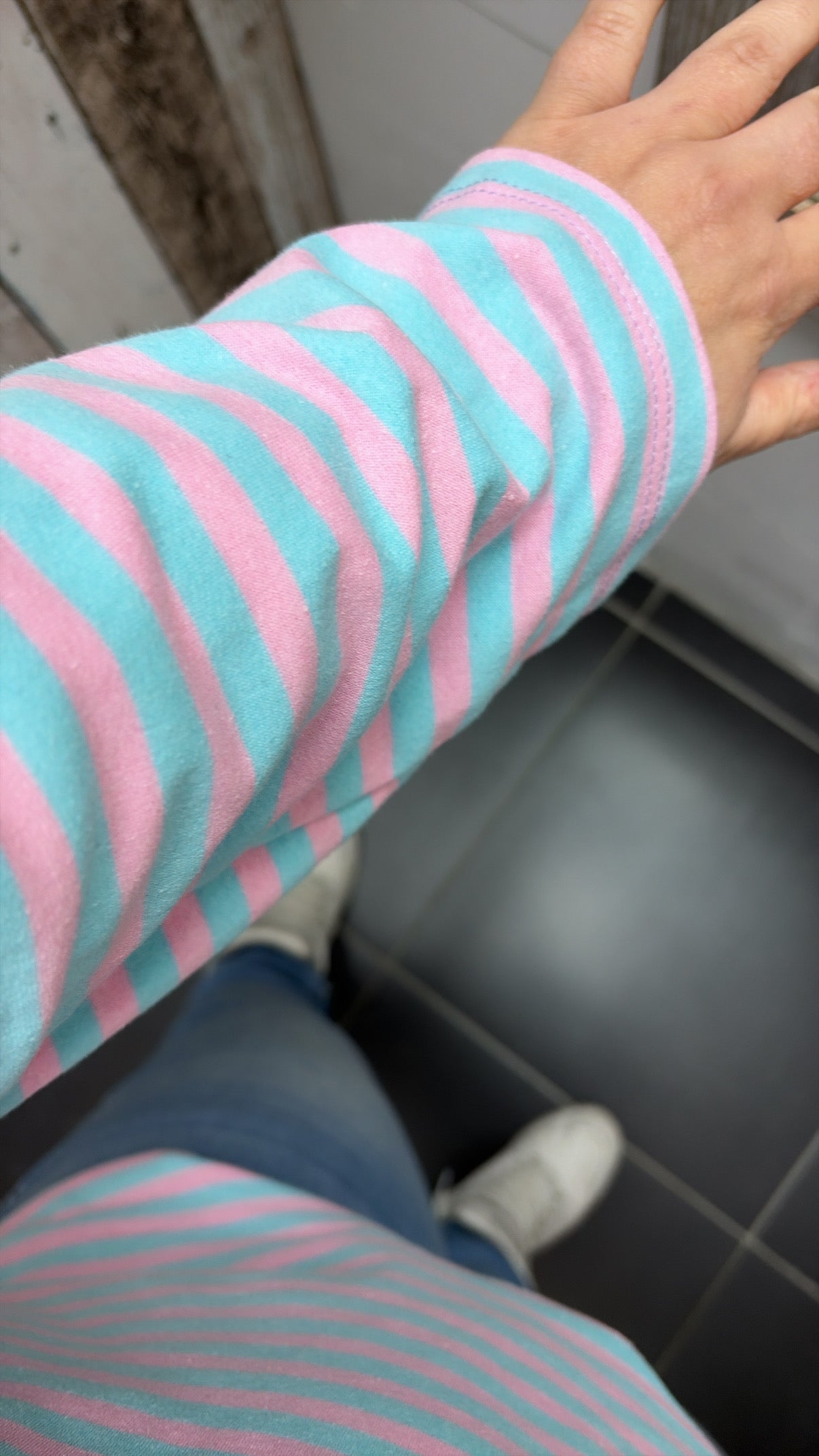 PS TOP ‘STREPEN EMBLEEM' | TURQUOISE/ROZE