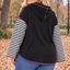 PS HOODIE 'STREPEN' | ZWART