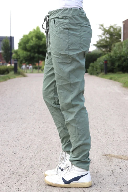 COMFY BROEK 'KOORD' | ZACHTGROEN